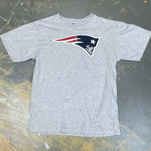 New England Patriots Logo Retro Vintage Shirt Medium Champions NFL Football - Picture 7 of 7